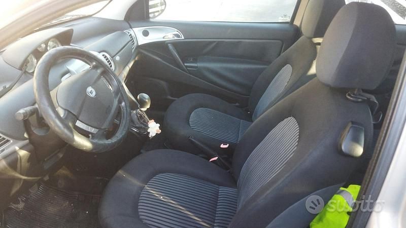 Usata 2007 Lancia Ypsilon Due volumi | 1000 € (Super prezzo) - Immagine 1/4