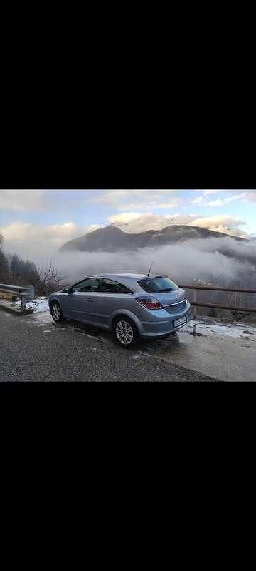 Usata Opel Astra GTC Cosmo 101 CV (74 kW) 2007 Berlina