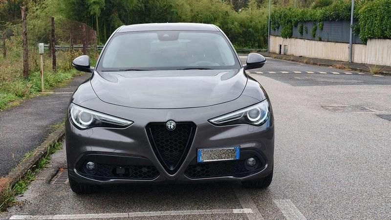 Grigio Usata 2021 Alfa Romeo Stelvio Business SUV | 26.950 € (Cara) - Immagine 1/4