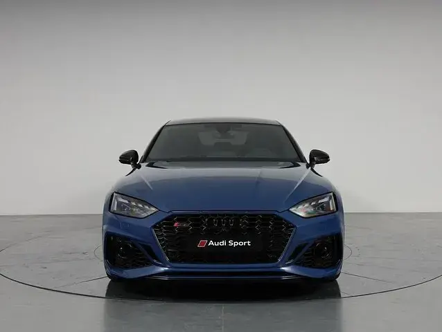 Nuova Audi RS5 Sportback Competition 470 CV (345 kW) 2025 Blu ascari metallizzato Berlina
