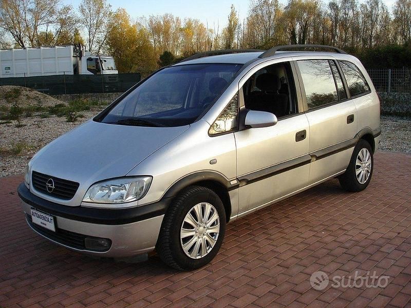 Grigio Usata 2002 Opel Zafira Monovolume | 2000 € (Buon prezzo) - Immagine 1/3