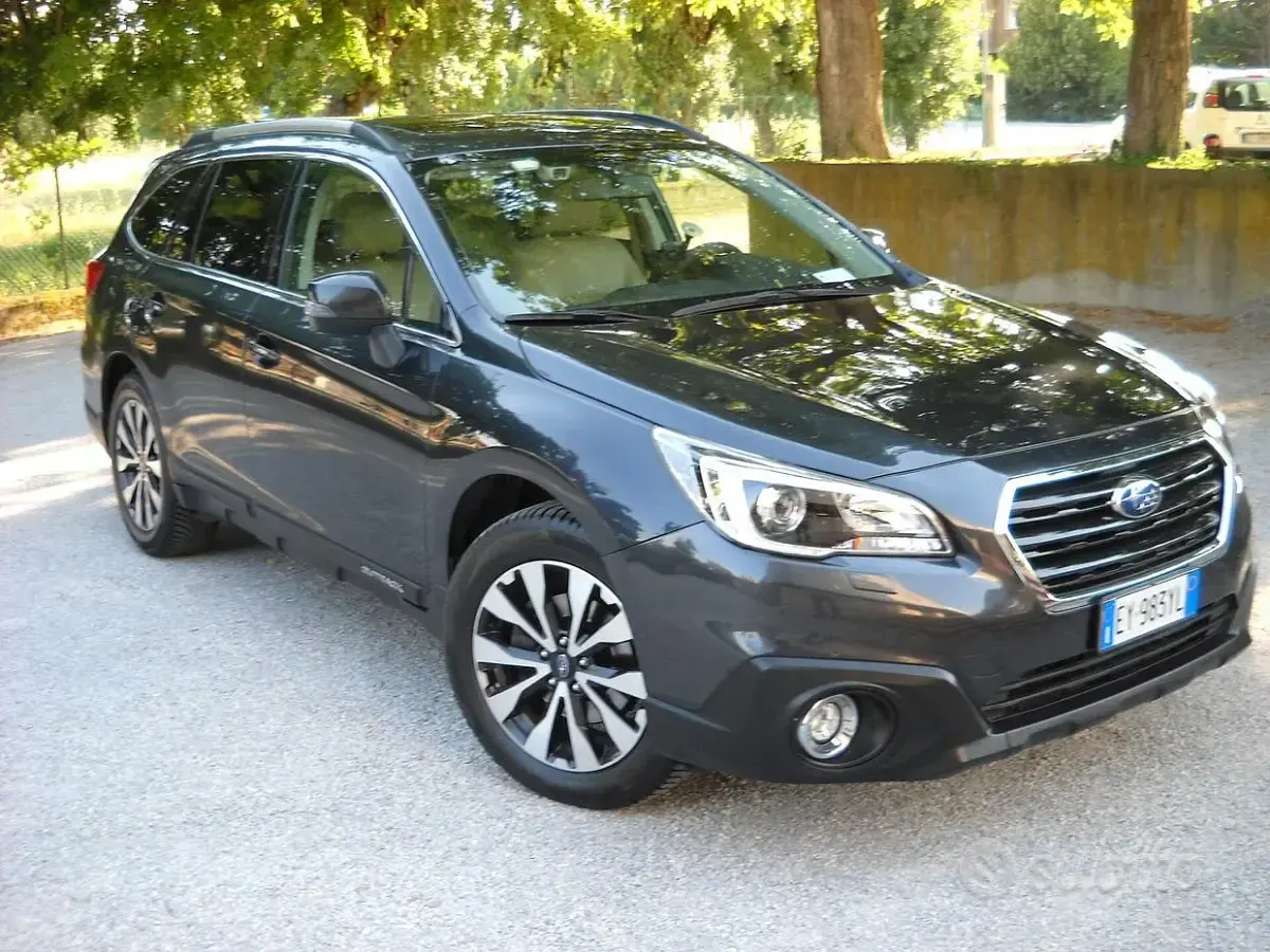 Usata Subaru Outback 150 CV (110 kW) 2015 Bluazzurro Station wagon