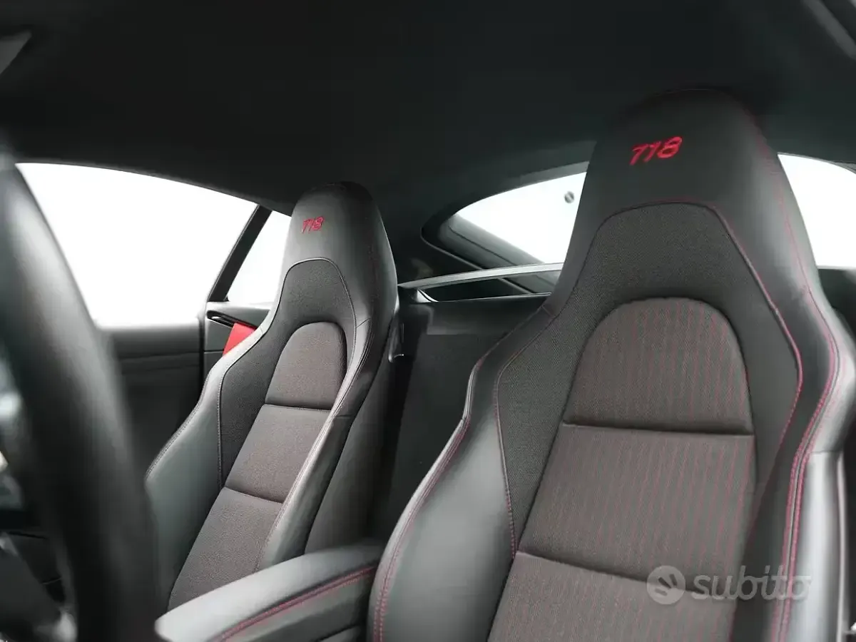 Usata Porsche 718 Cayman T 300 CV (220 kW) 2019 Bianco Coupé
