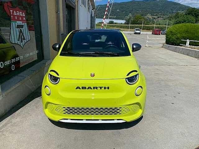 Usata Abarth 500e Scorpionissima 113 kW (154 CV) 2023 Verde Utilitaria