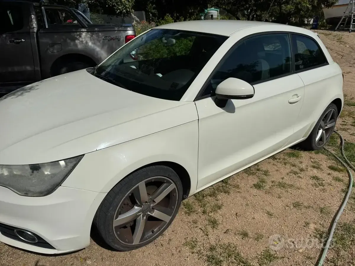 Usata Audi A1 Ambition 105 CV (77 kW) 2011 Bianco Utilitaria