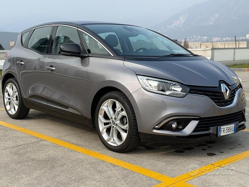 Usata Renault Scénic IV 110 CV (80 kW) 2018 Grigio Monovolume