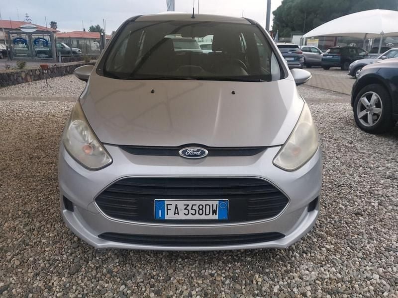 Usata Ford B-MAX 95 CV (69 kW) 2015 Grigio Monovolume