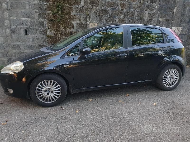 Usata 2006 Fiat Grande Punto Due volumi | 2200 € - Immagine 1/4