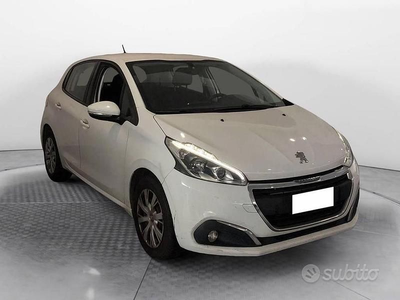 Usata Peugeot 208 Access 68 CV (50 kW) 2017 Bianco Utilitaria