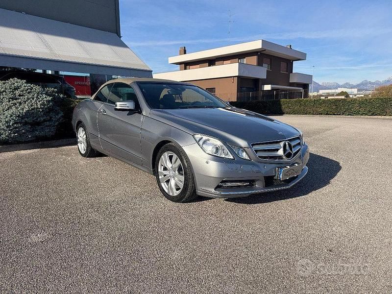Usado Mercedes E250 204 CV (150 kW) 2013 Gris Descapotable