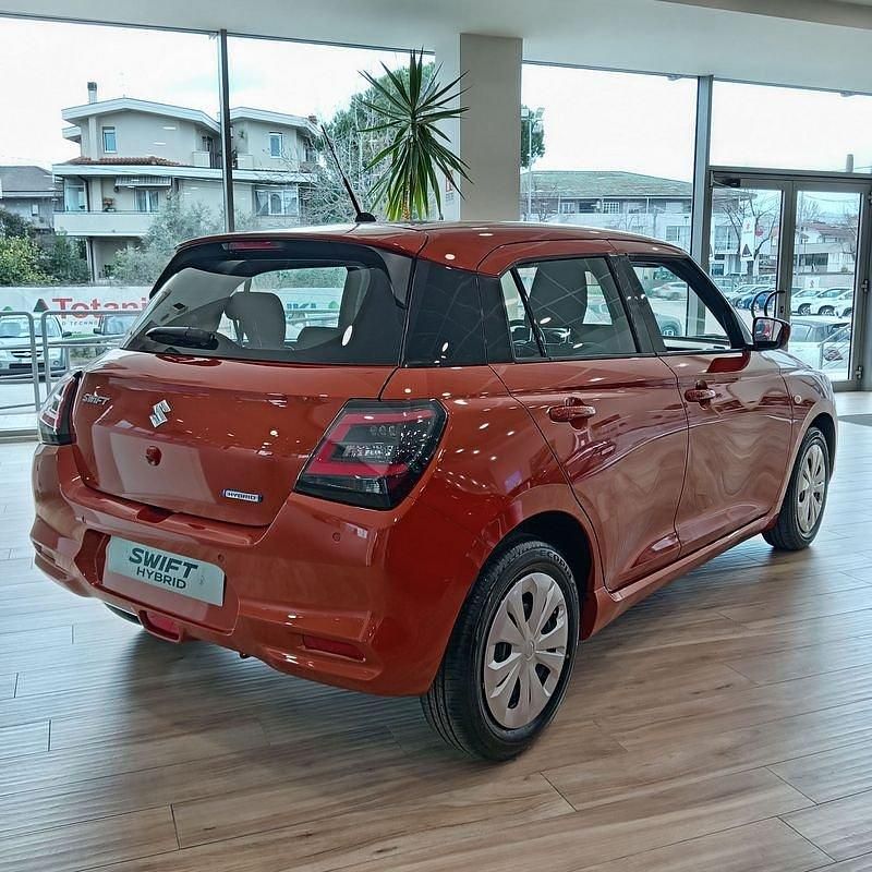 Nuova Suzuki Swift 83 CV (61 kW) 2026 Arancione Utilitaria