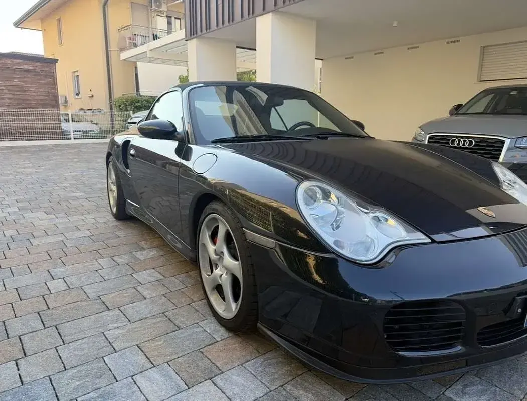 Usata Porsche 996 Turbo 421 CV (309 kW) 2004 Grigio Cabrio