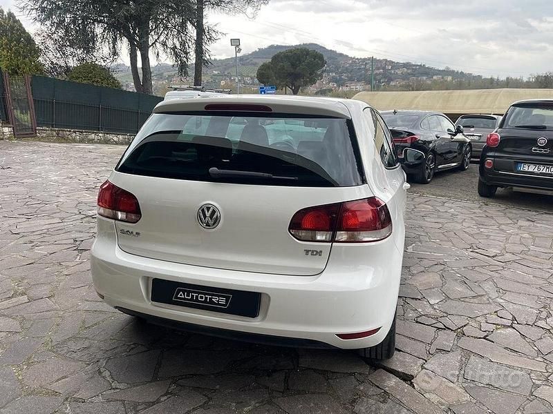 Usata VW Golf VI Highline 105 CV (77 kW) 2010 Bianco Utilitaria