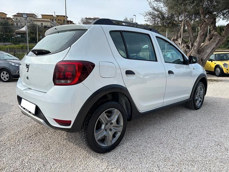 Usata Dacia Sandero Stepway 95 CV (69 kW) 2020 Bianco Utilitaria