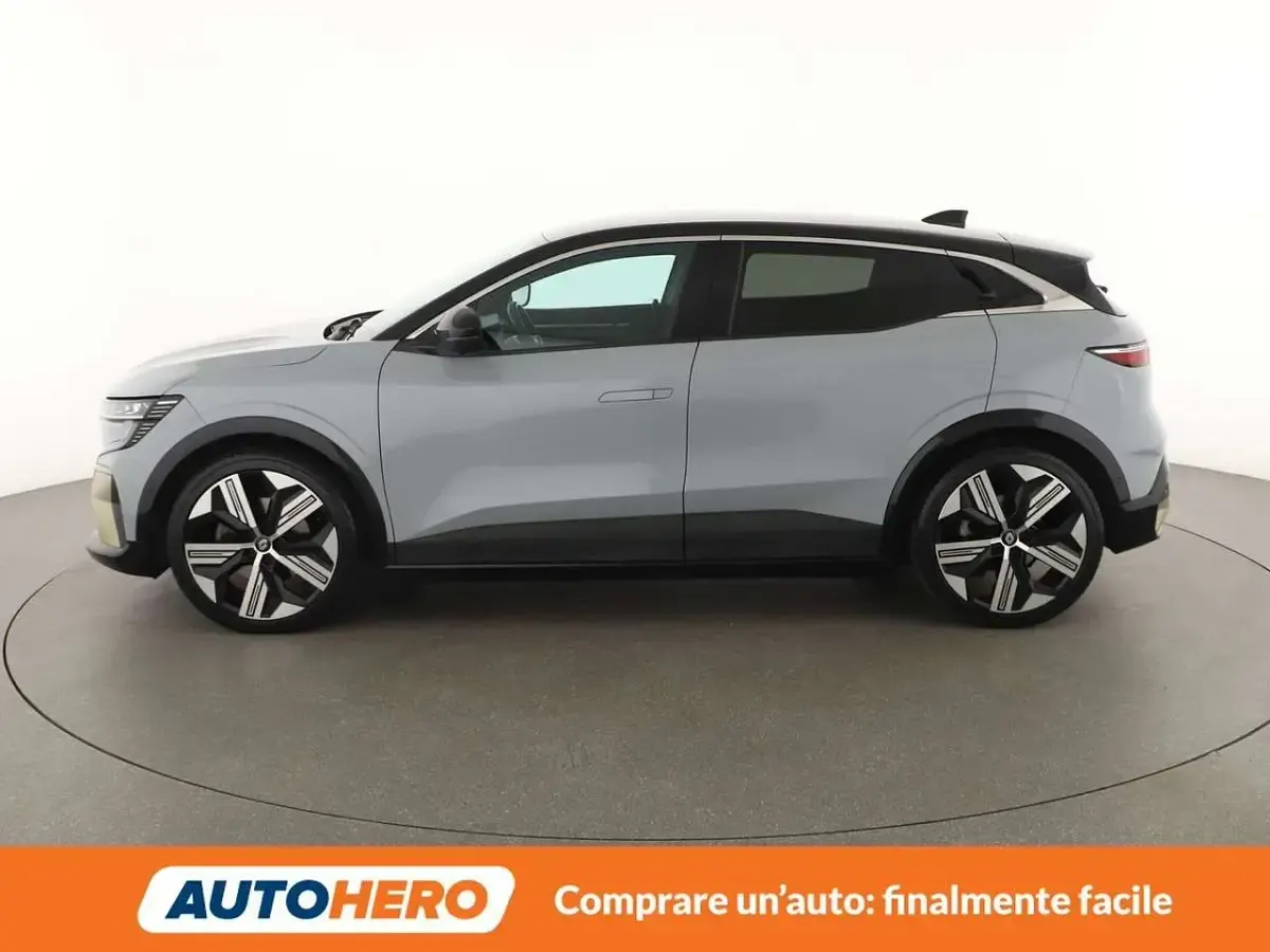 Usata Renault Megane E-Tech Iconic 160 kW (218 CV) 2022 Grigio Berlina