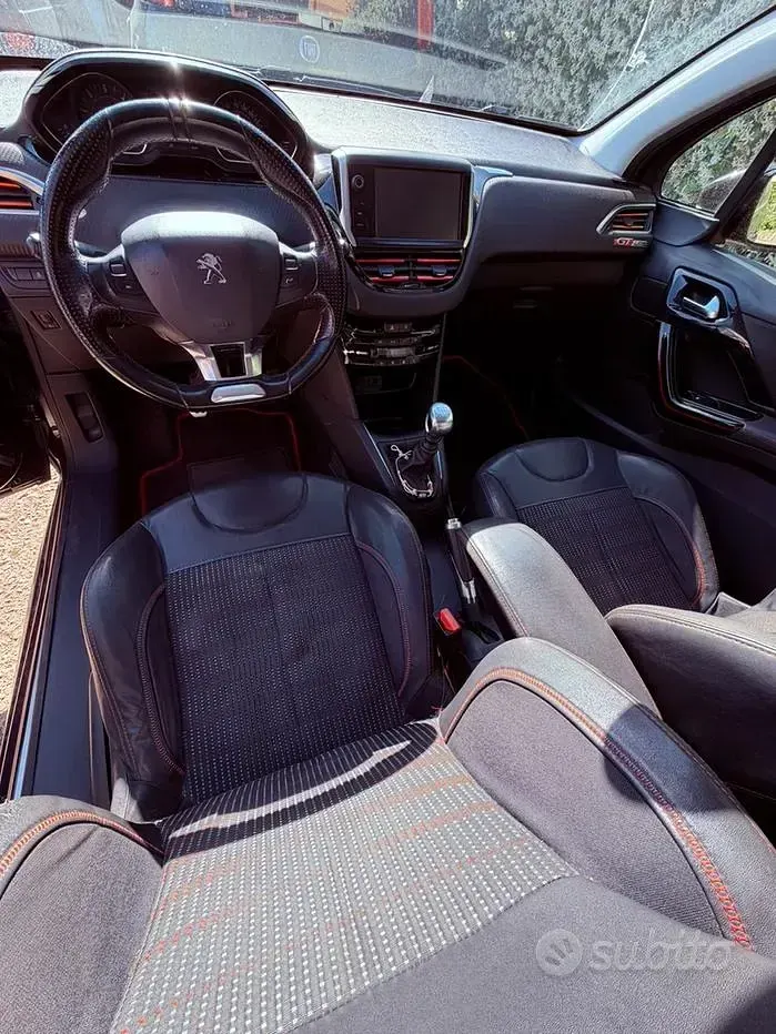 Usata Peugeot 208 GT-line 120 CV (88 kW) 2015 Blu Utilitaria