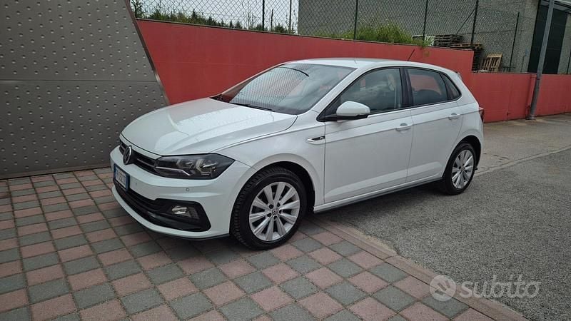 Usata VW Polo R-line 89 CV (65 kW) 2019 Bianco Utilitaria