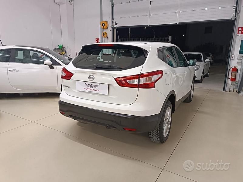 Usata Nissan Qashqai Acenta 117 CV (86 kW) 2014 Bianco SUV