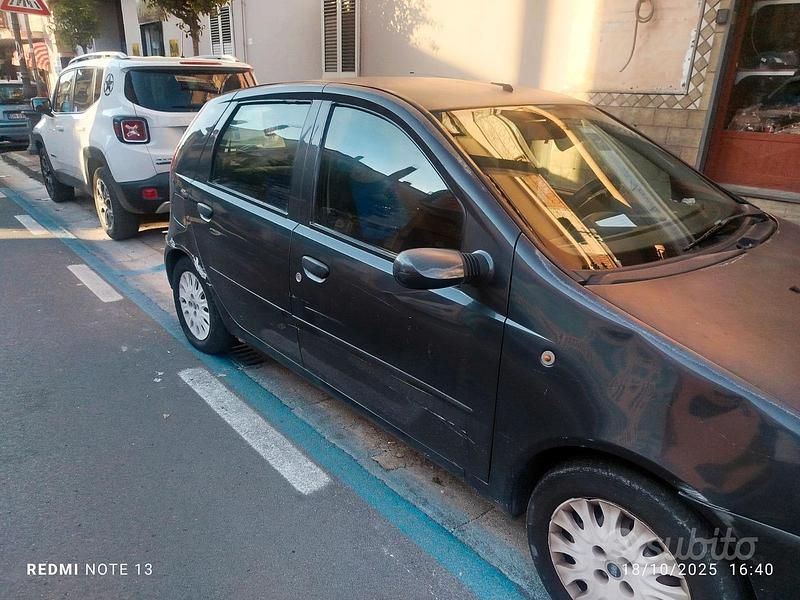 Usata Fiat Punto 80 CV (58 kW) 2003 Grigio Utilitaria