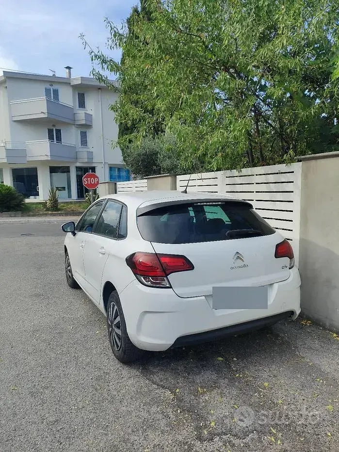 Usata Citroën C4 99 CV (72 kW) 2017 Bianco Berlina
