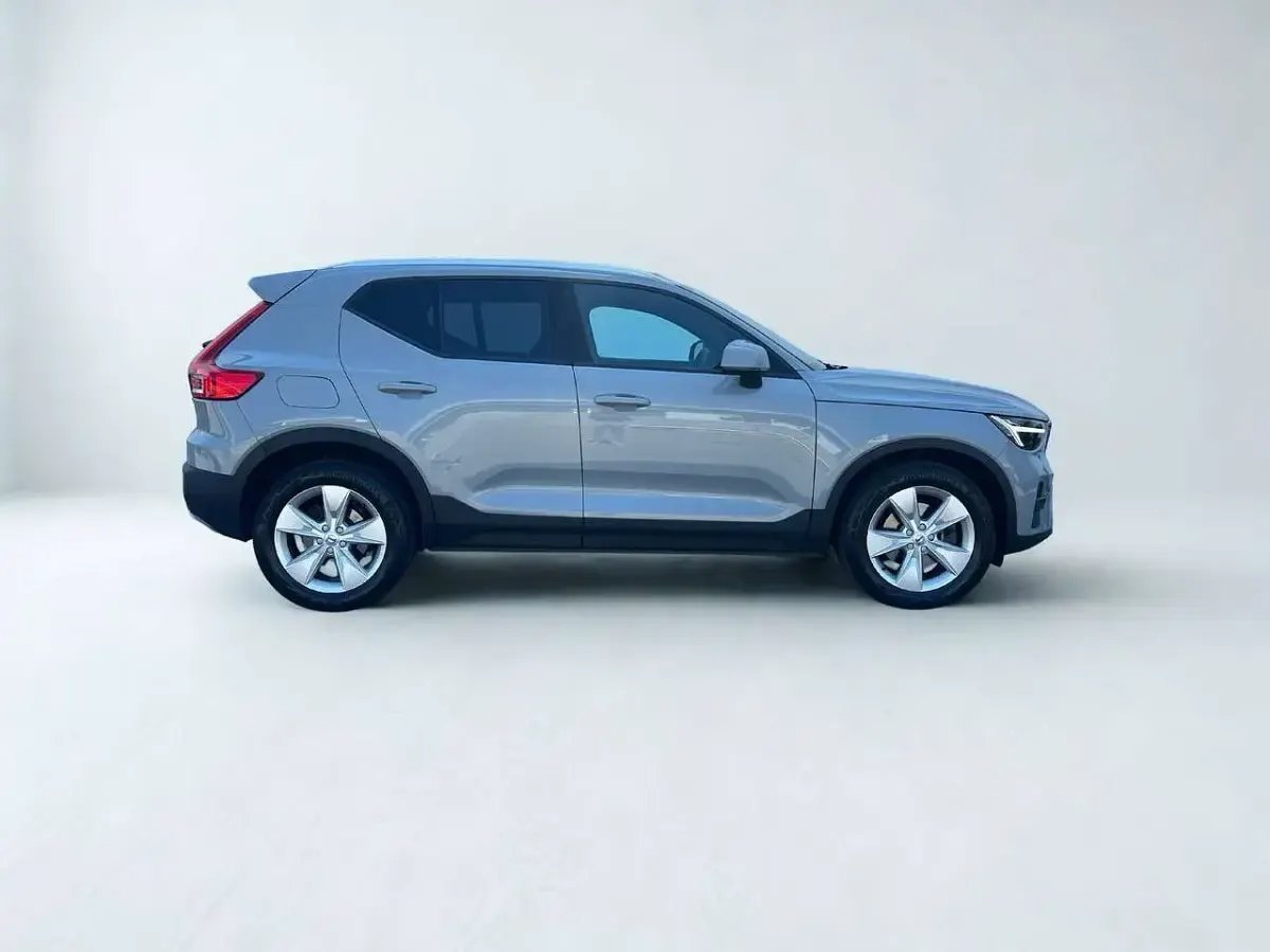 Usata Volvo XC40 Core 163 CV (119 kW) 2023 Vapour grey SUV