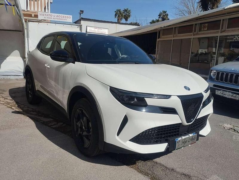 Usata Alfa Romeo Junior Edizione Speciale 136 CV (100 kW) 2024 Bianco SUV