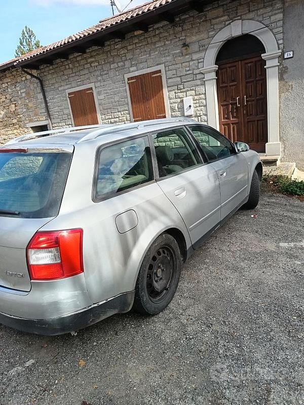 Usata Audi A4 130 CV (95 kW) 2003 Grigio Berlina