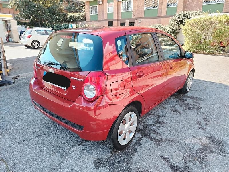 Usata Chevrolet Aveo LS 84 CV (61 kW) 2011 Rosso Berlina
