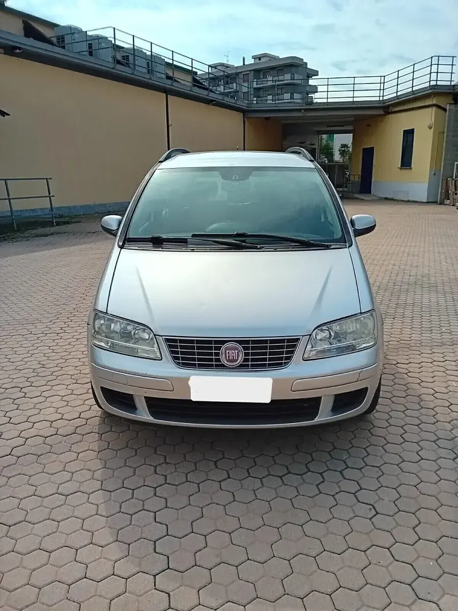 Usata Fiat Idea 77 CV (56 kW) 2010 Grigio Monovolume