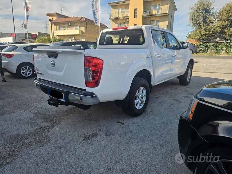 Usata Nissan Navara N-Connecta 163 CV (119 kW) 2018 Bianco Pick-up