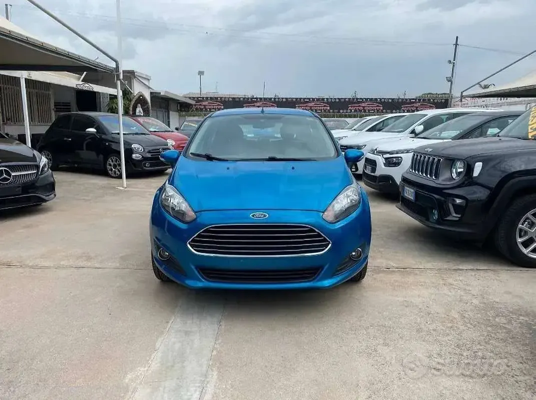 Usata Ford Fiesta Business Edition 97 CV (71 kW) 2013 Blu/azzurro Berlina