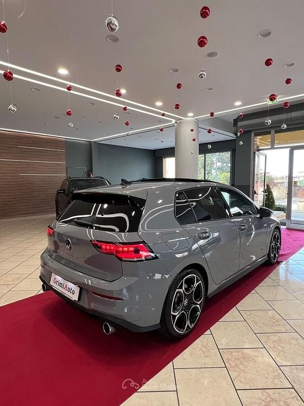 Usata VW Golf VIII GTI 265 CV (194 kW) 2025 Grigio Berlina