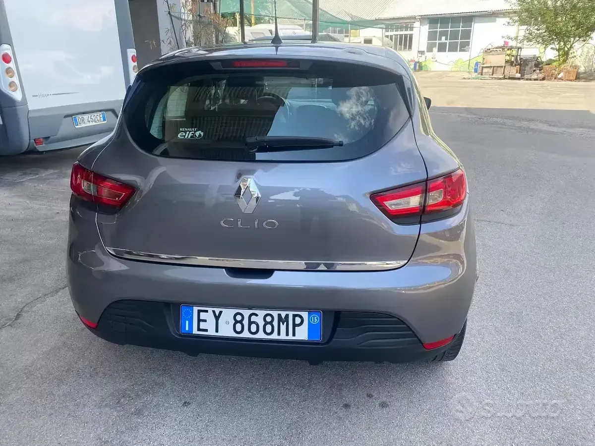 Usata Renault Clio IV 72 CV (52 kW) 2015 Grigio Furgone