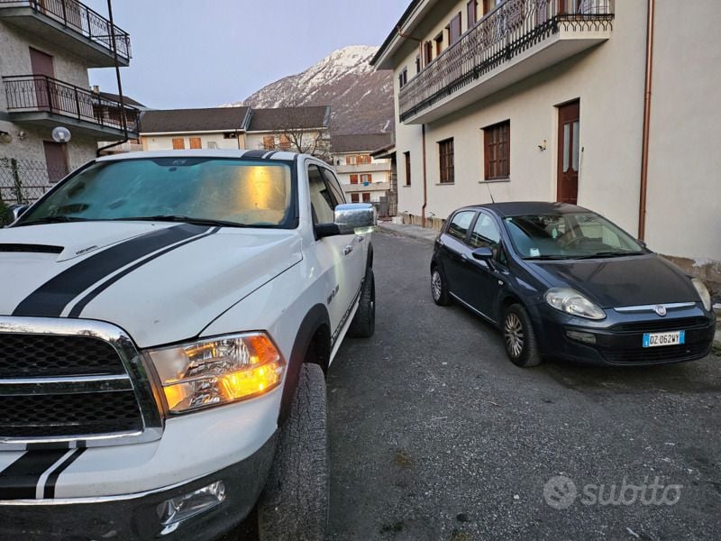 Bianco Usata 2010 Dodge Ram Pick-up | 30.000 € (Molto cara) - Immagine 1/4