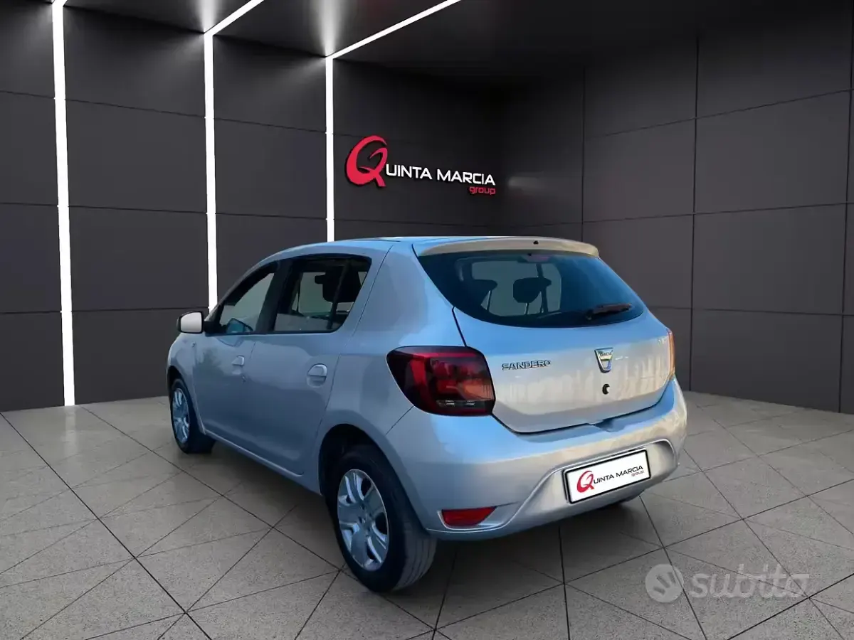 Usata Dacia Sandero Comfort 90 CV (66 kW) 2018 Grigio Utilitaria