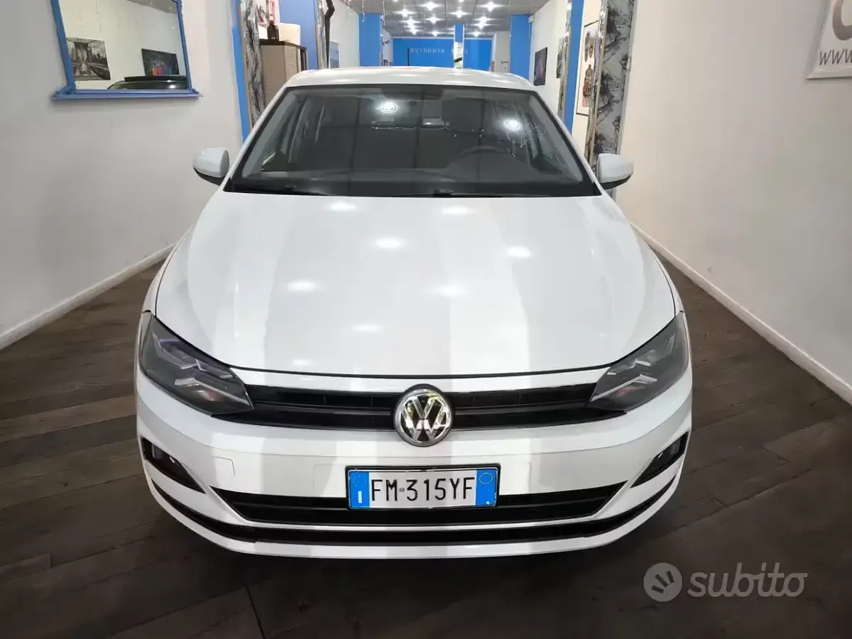 Usata VW Polo Trendline 65 CV (47 kW) 2017 Bianco Berlina
