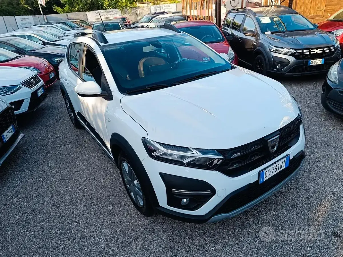 Usata Dacia Sandero Comfort 101 CV (74 kW) 2021 Bianco SUV