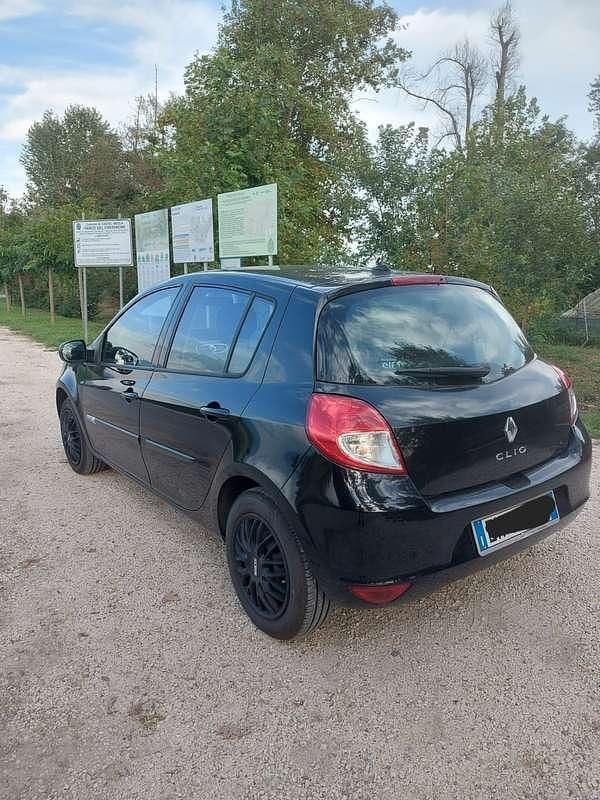 Usata Renault Clio IV 75 CV (55 kW) 2012 Berlina