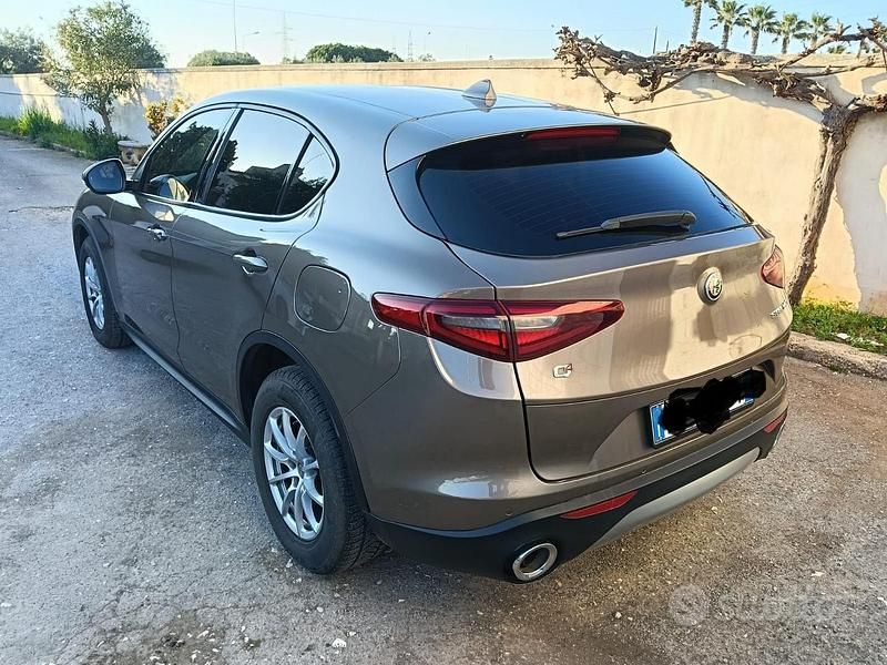 Usata Alfa Romeo Stelvio Executive 180 CV (132 kW) 2018 Marrone SUV