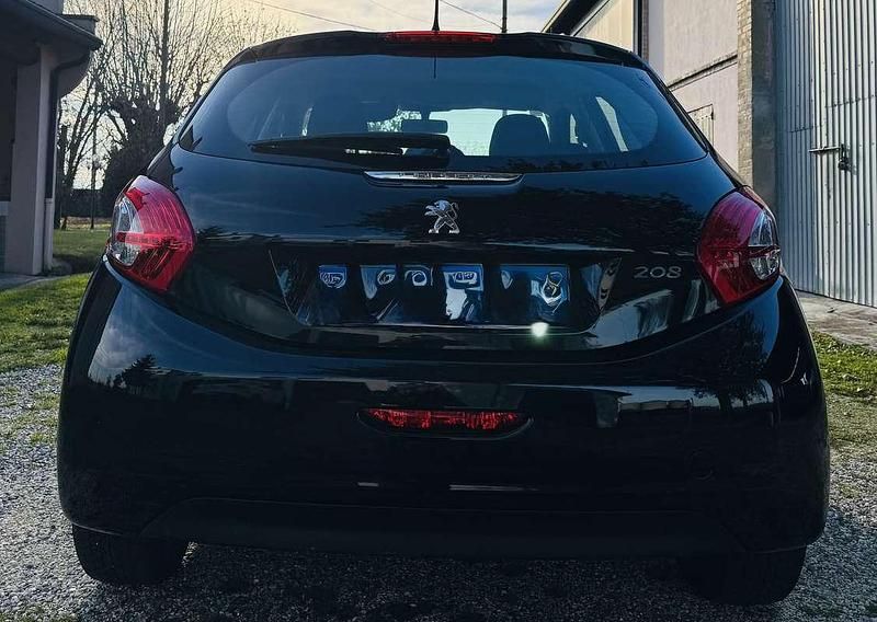 Usata Peugeot 208 Active 68 CV (50 kW) 2015 Utilitaria