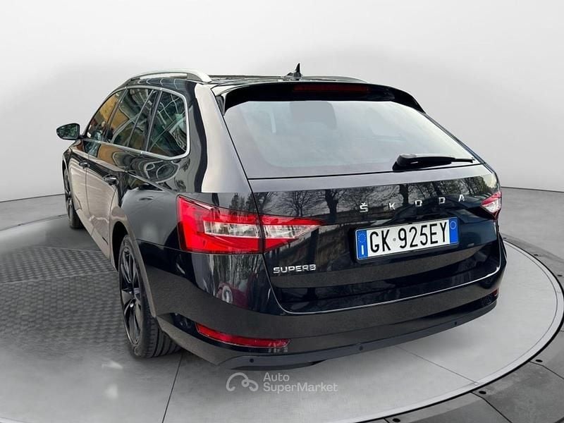 Usata Skoda Superb Style 150 CV (110 kW) 2022 Nero Station wagon