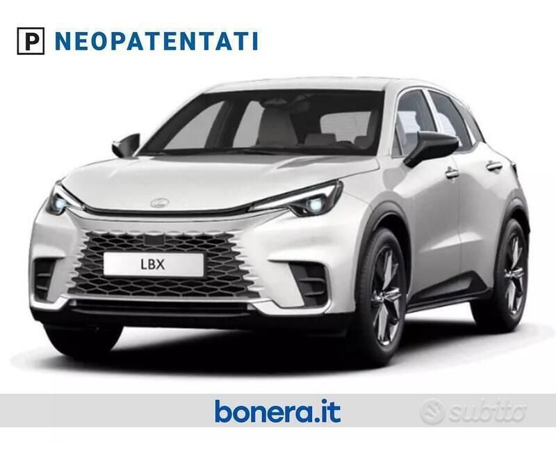 Bianco Nuova 2025 Lexus LBX SUV | 34.900 € (Buon prezzo) - Immagine 1/4