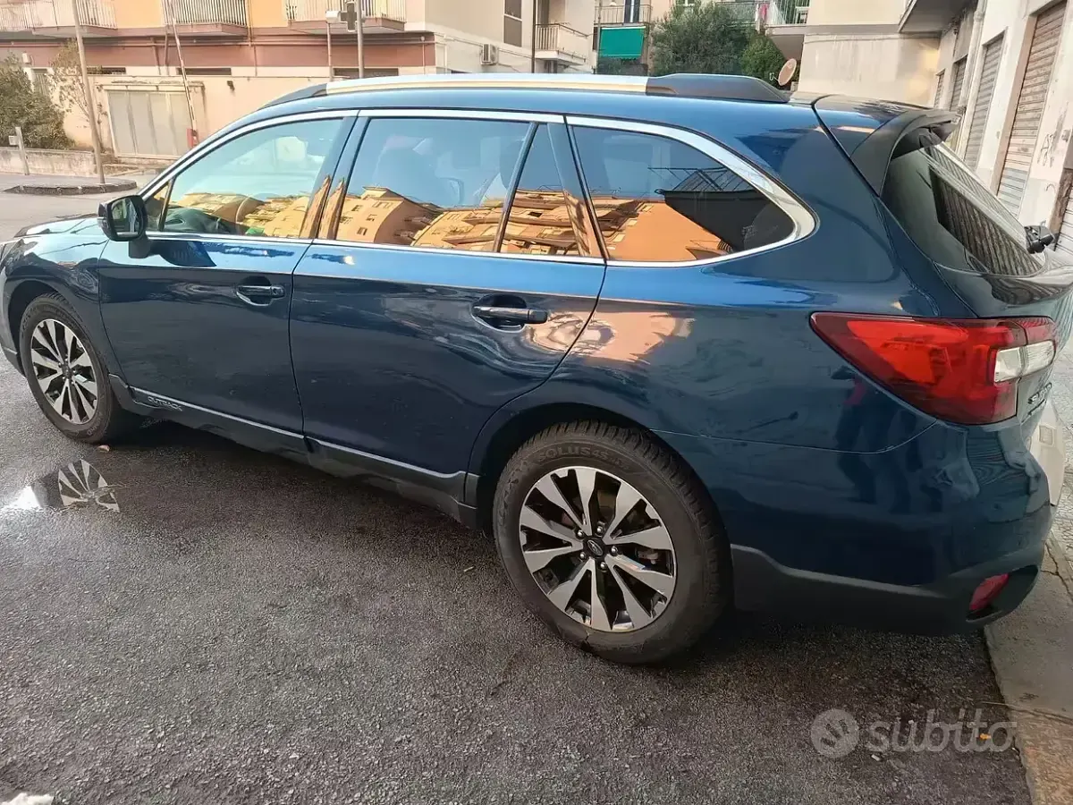Usata Subaru Outback 150 CV (110 kW) 2016 Bluazzurro Station wagon
