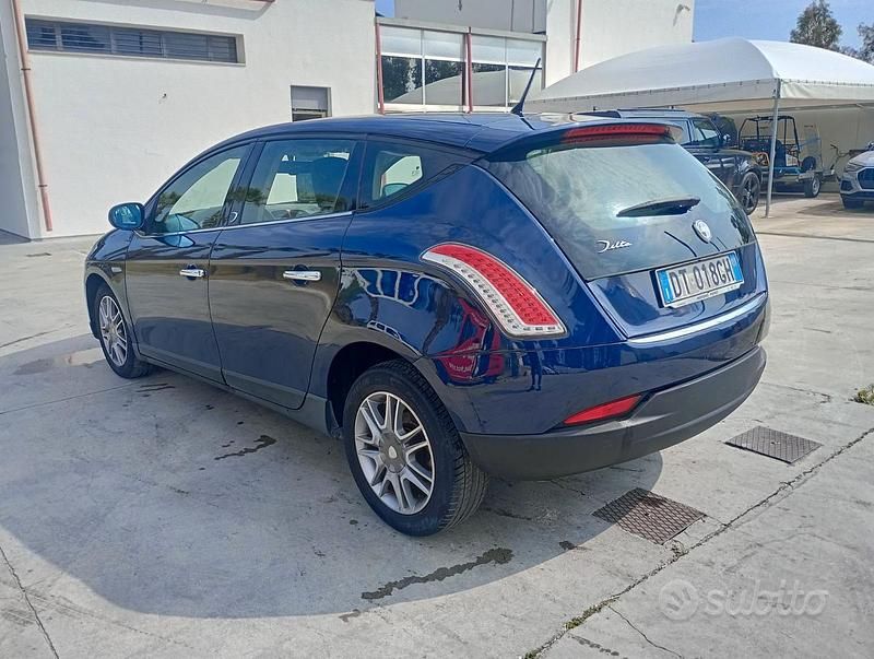 Usata Lancia Delta 120 CV (88 kW) 2009 Blu Utilitaria