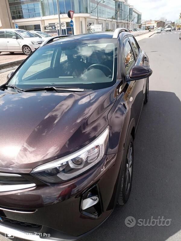 Usata Kia Stonic 101 CV (74 kW) 2020 Marrone SUV