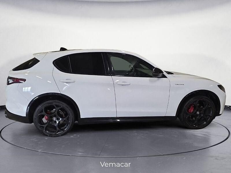Usata Alfa Romeo Stelvio Veloce 209 CV (153 kW) 2025 Bianco SUV