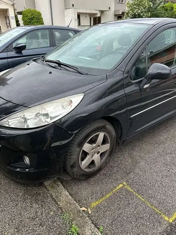 Usata Peugeot 207 Active 73 CV (53 kW) 2012 Berlina