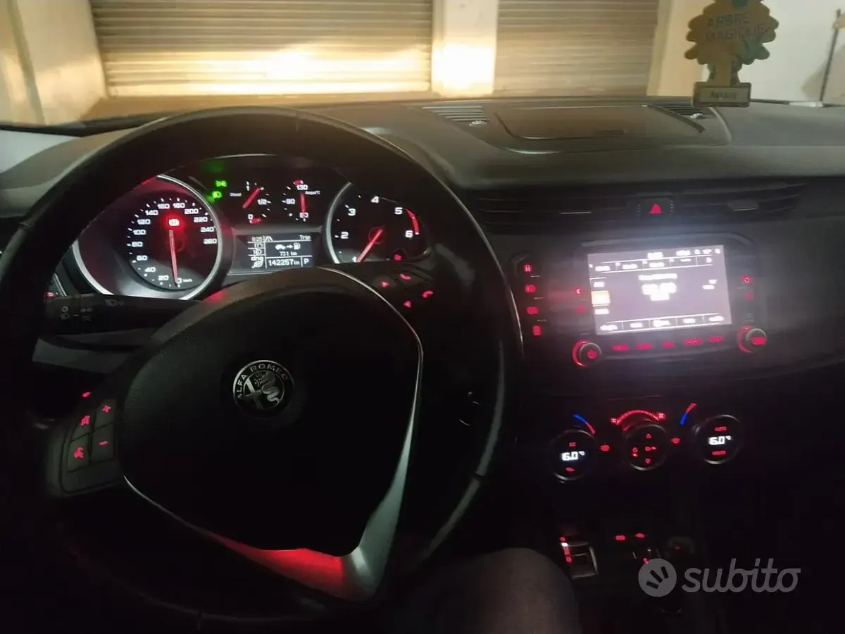 Usata Alfa Romeo Giulietta 120 CV (88 kW) 2017 Nero Utilitaria