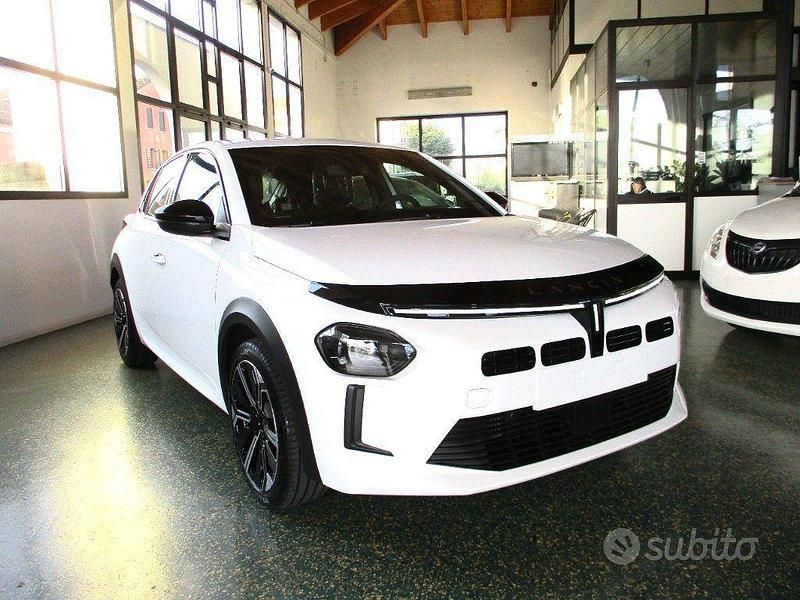 Nuova Lancia Ypsilon 101 CV (74 kW) 2025 Bianco Utilitaria