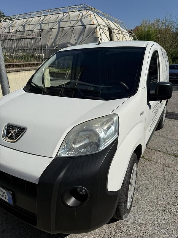 Usata Peugeot Bipper 75 CV (55 kW) 2013 Bianco Monovolume